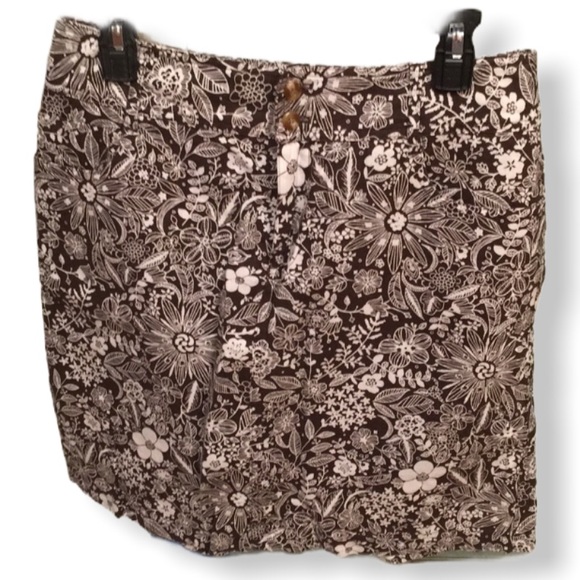 Christopher & Banks Pants - NWT CHRISTOPHER AND BANKS SKORT 6 brown flowers